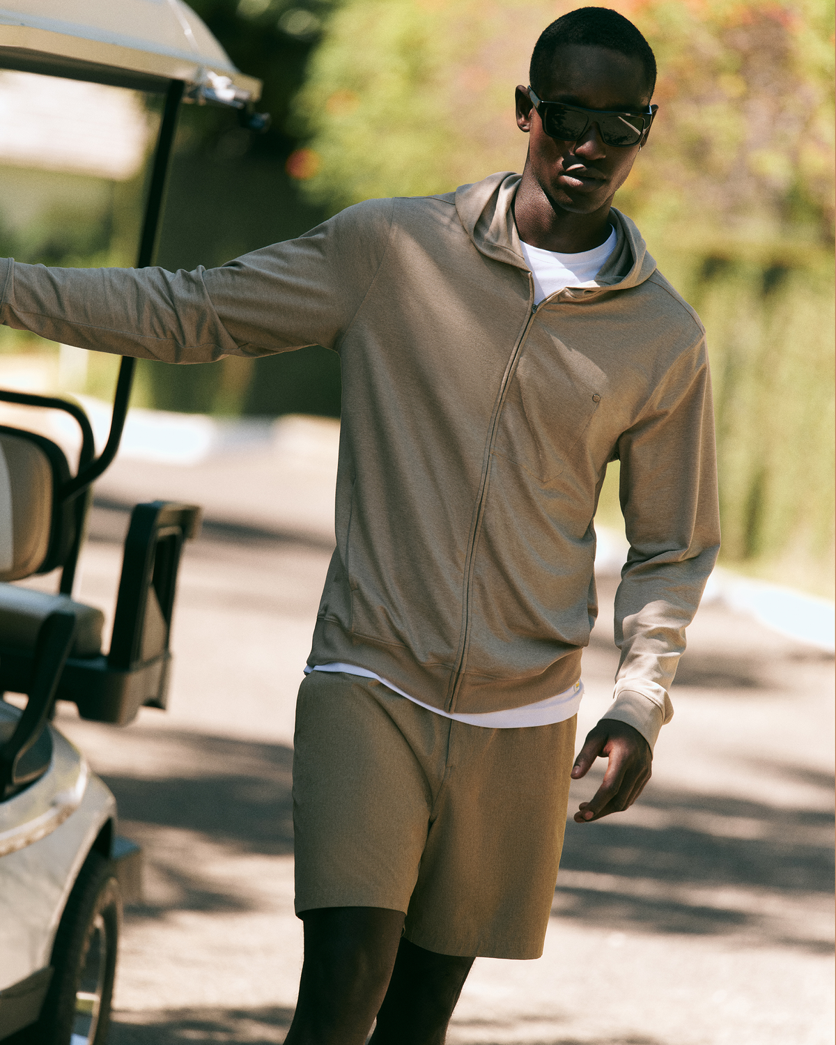 Aim Elastic Waist Short 7 | Artichoke Linen Texture