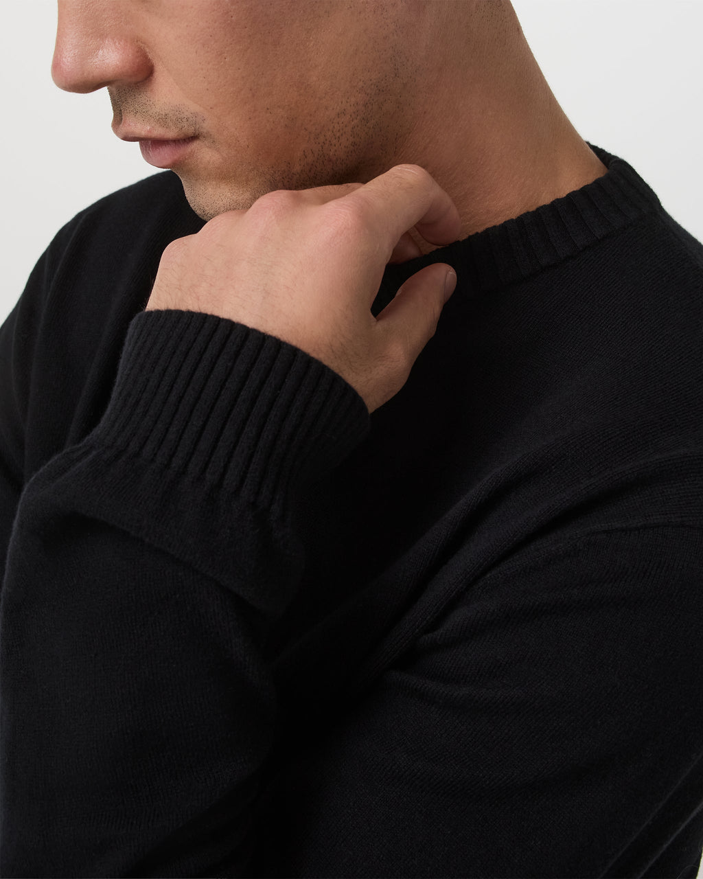 Fluent Sweater | Black