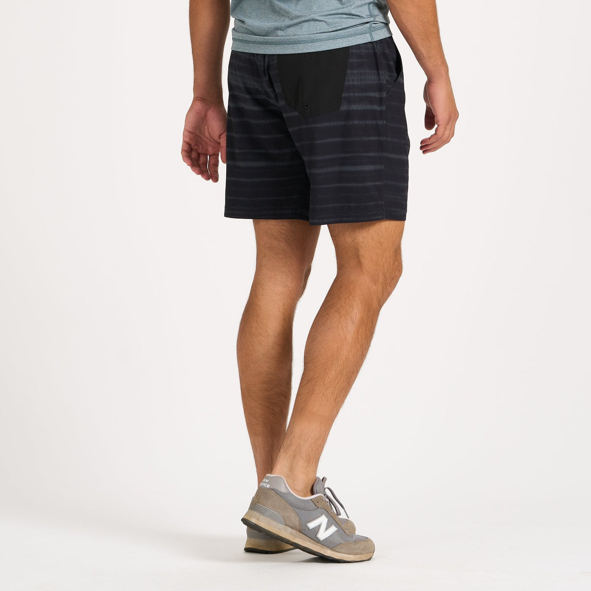 Kore Short Lined 7 | Black Shibori Stripe