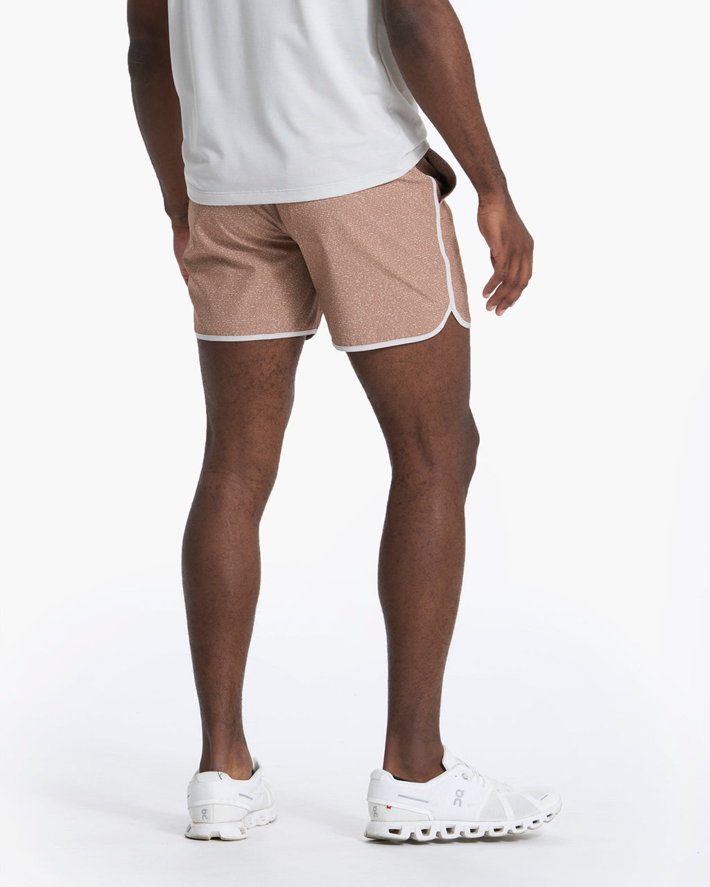 Banks Short Unlined 5 | Camel Dashed Lines
