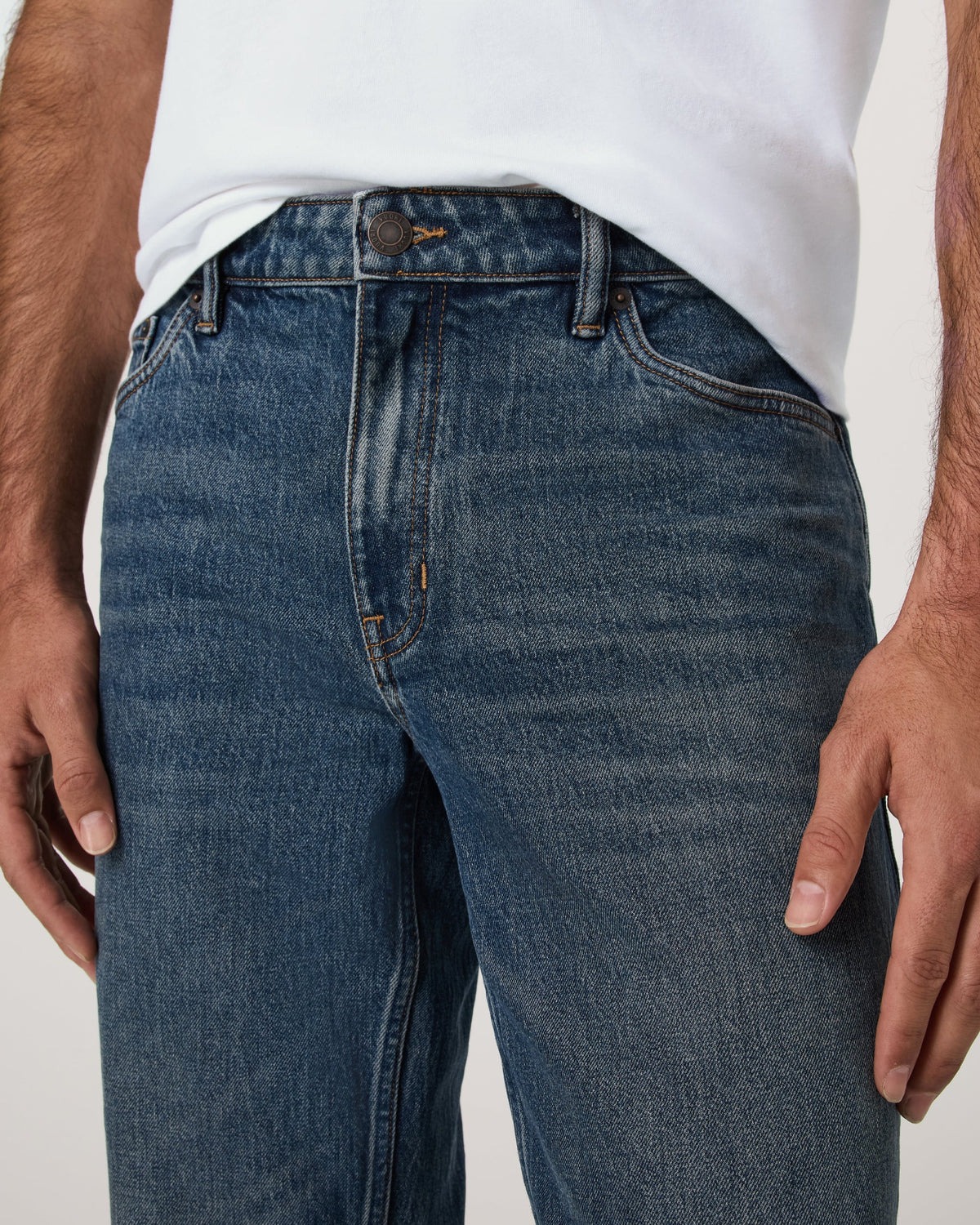 Vuori Vintage Jean Classic Fit 32 | Medium Wash Denim