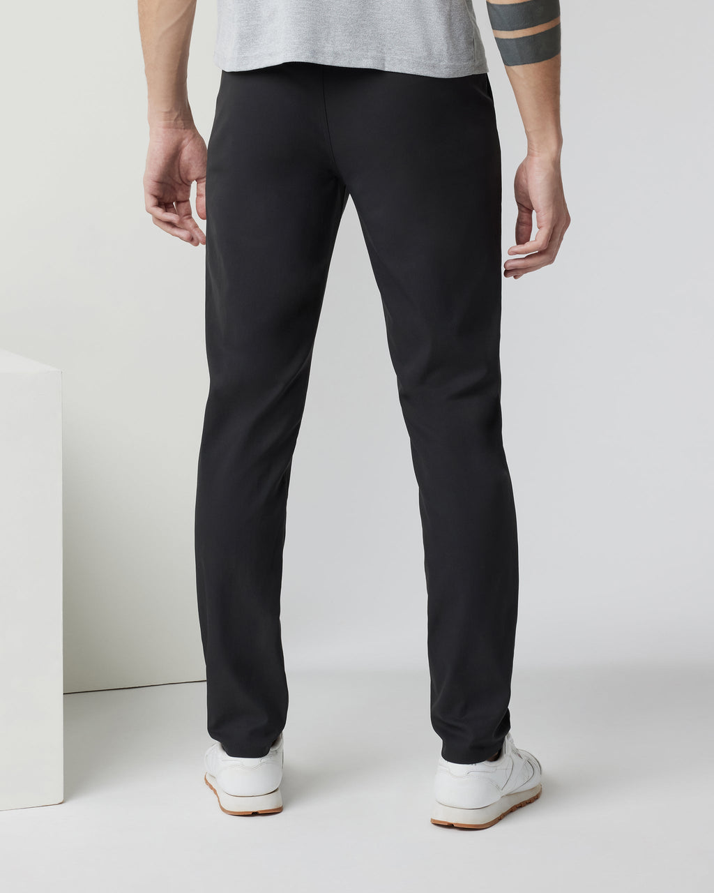 Cascade Tech Chino Pant Athletic Slim Fit 32 | Black