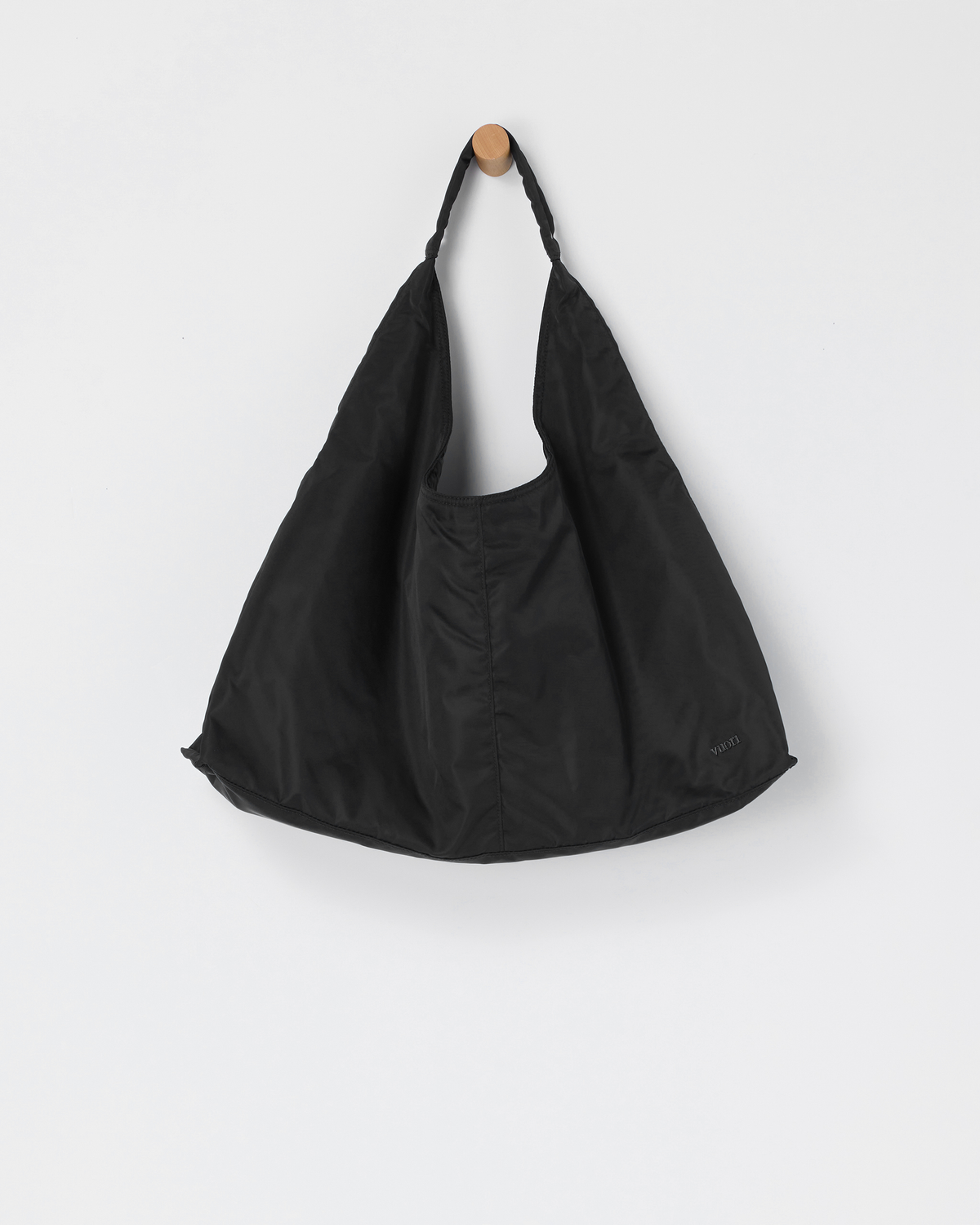 Vuori Arden Oversized Shoulder Bag | Black