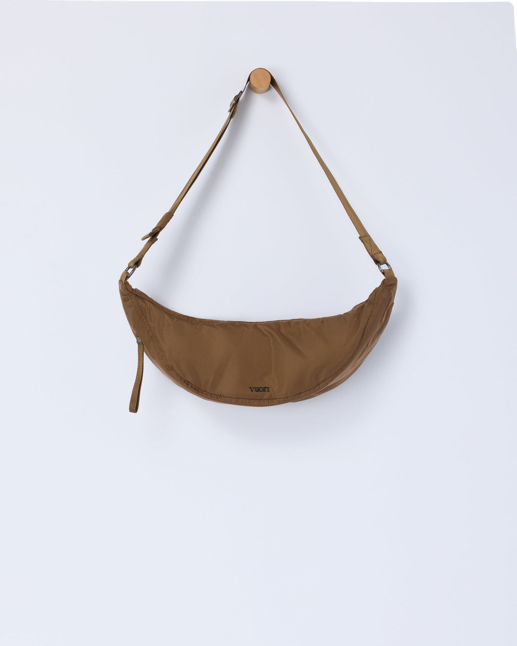Vuori Arden Crescent Sling | Bourbon