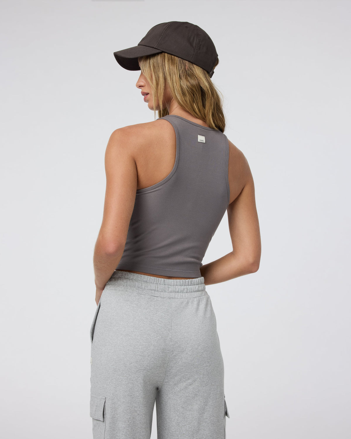 Pose Plyo Tank | Chia