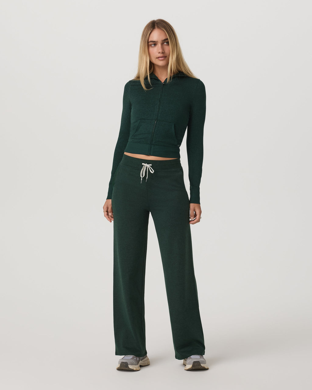 Halo Essential Wideleg Pant - Short | Evergreen Heather