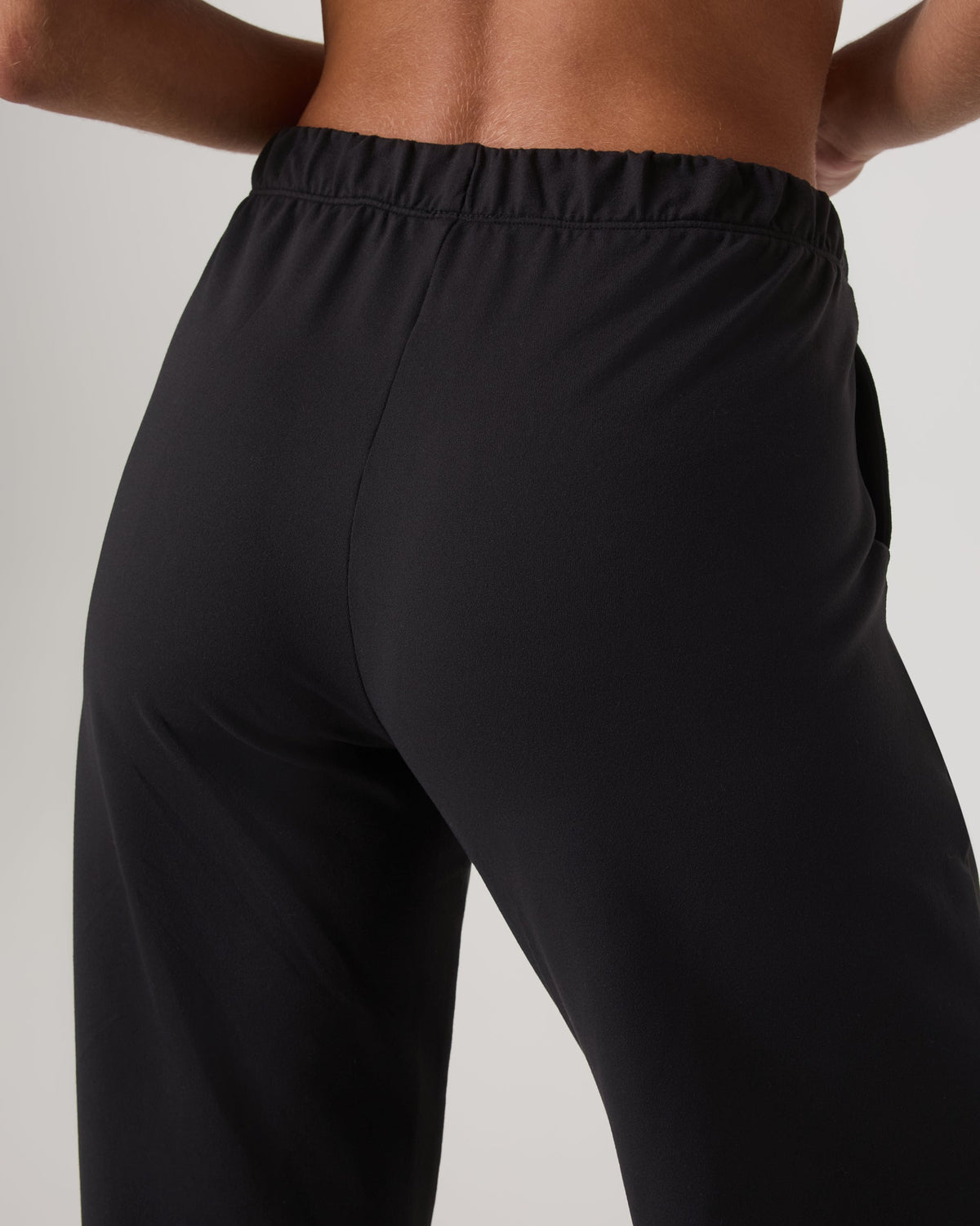 Halo Modern Straight Leg Pant | Solid Black