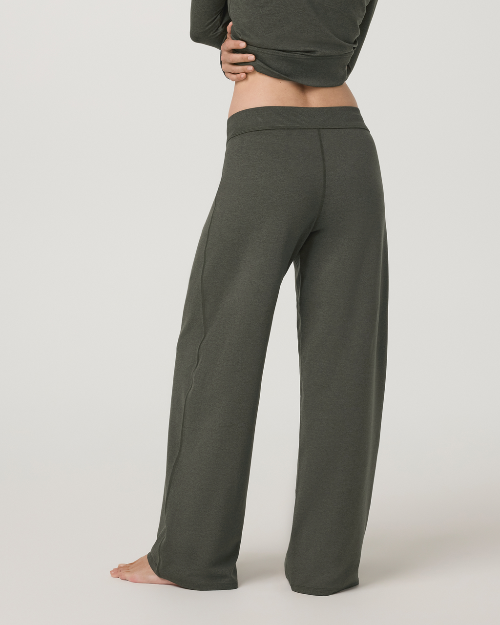 Halo Low Rise Straight Leg Pant - Short | Army Heather