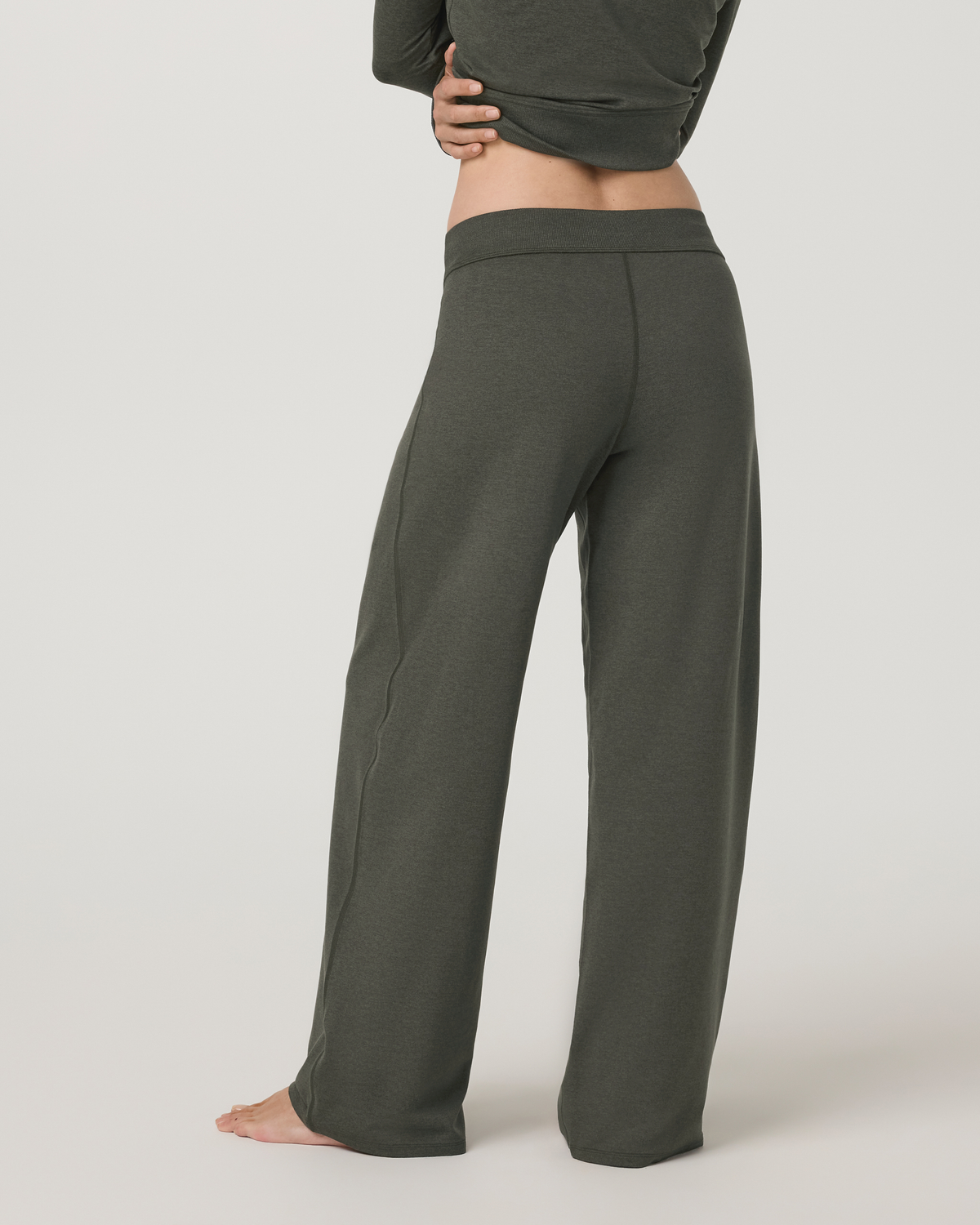 Halo Low Rise Straight Leg Pant - Short | Army Heather